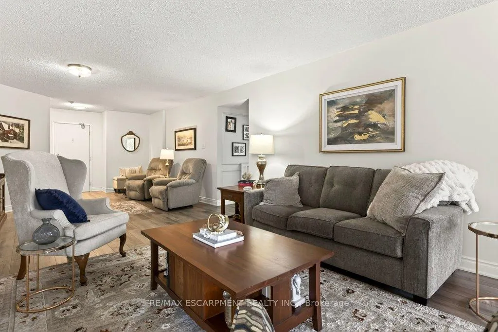 Photo 11 of Unit 803, 1237 North Shore Boulevard E, Burlington, Brant — HOMEH