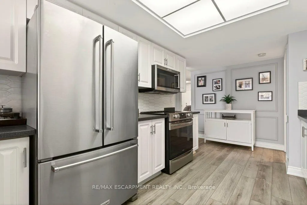 Photo 13 of Unit 803, 1237 North Shore Boulevard E, Burlington, Brant — HOMEH