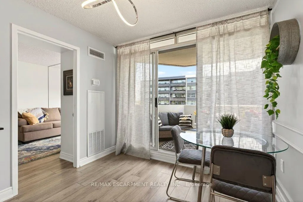 Photo 17 of Unit 803, 1237 North Shore Boulevard E, Burlington, Brant — HOMEH