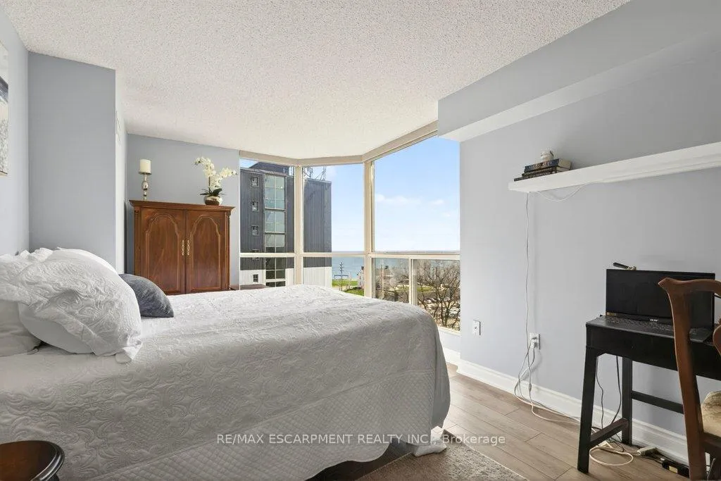 Photo 23 of Unit 803, 1237 North Shore Boulevard E, Burlington, Brant — HOMEH