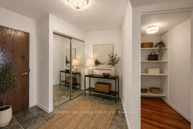 Photo 4 of Unit 2214, 55 Harbour Street, Toronto, Waterfront Communities — HOMEH