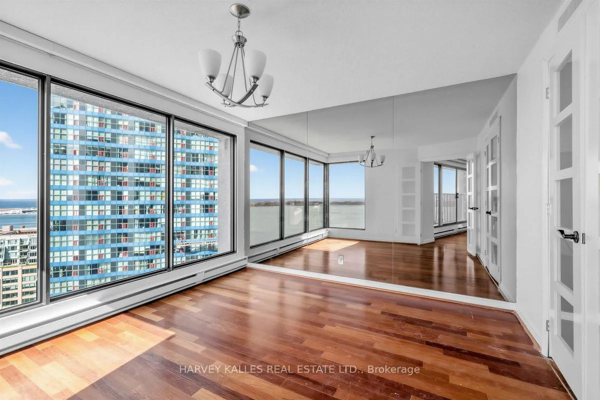 Photo 8 of Unit 2214, 55 Harbour Street, Toronto, Waterfront Communities — HOMEH