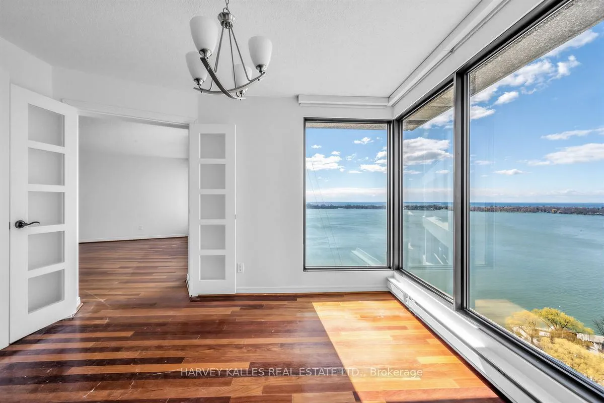 Photo 10 of Unit 2214, 55 Harbour Street, Toronto, Waterfront Communities — HOMEH