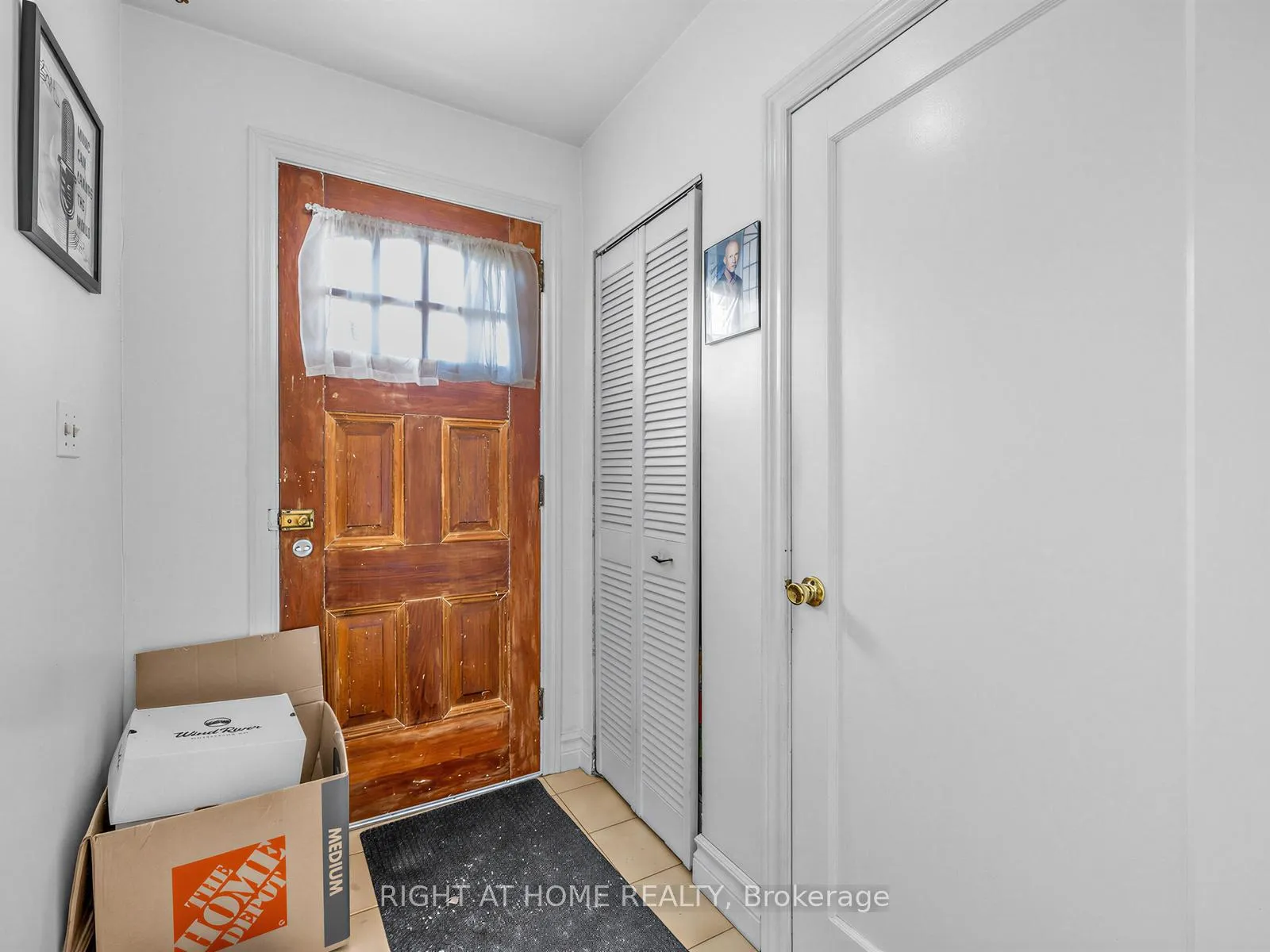 Photo 4 of 524 Colborne Street E, Oshawa, O'Neill — HOMEH