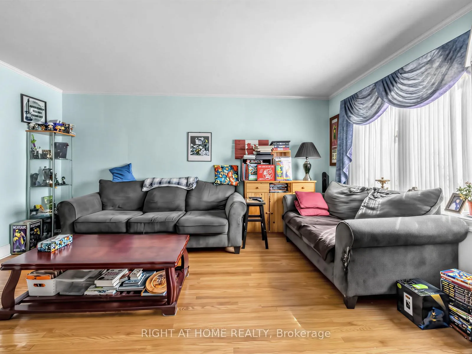 Photo 5 of 524 Colborne Street E, Oshawa, O'Neill — HOMEH