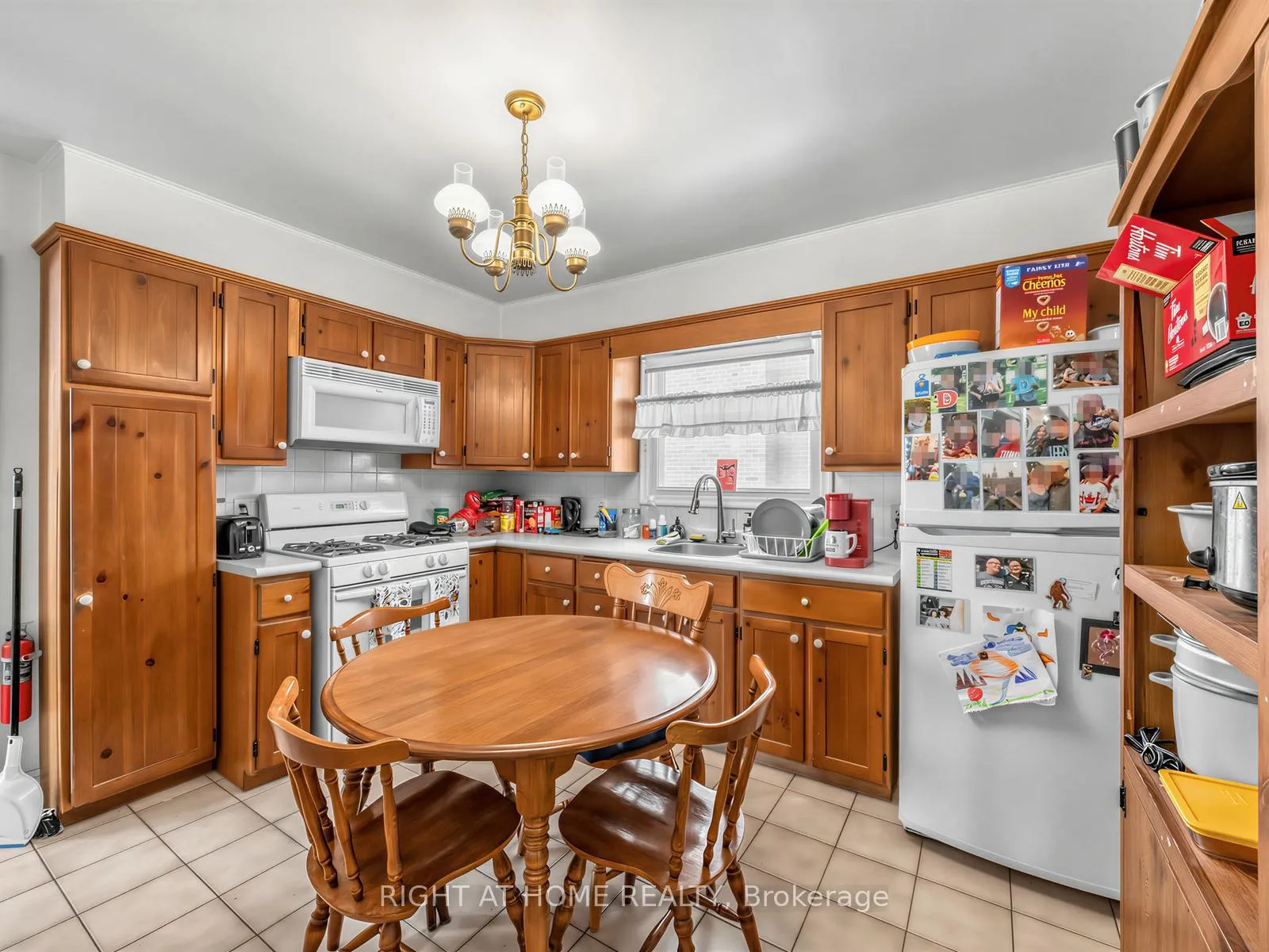 Photo 13 of 524 Colborne Street E, Oshawa, O'Neill — HOMEH