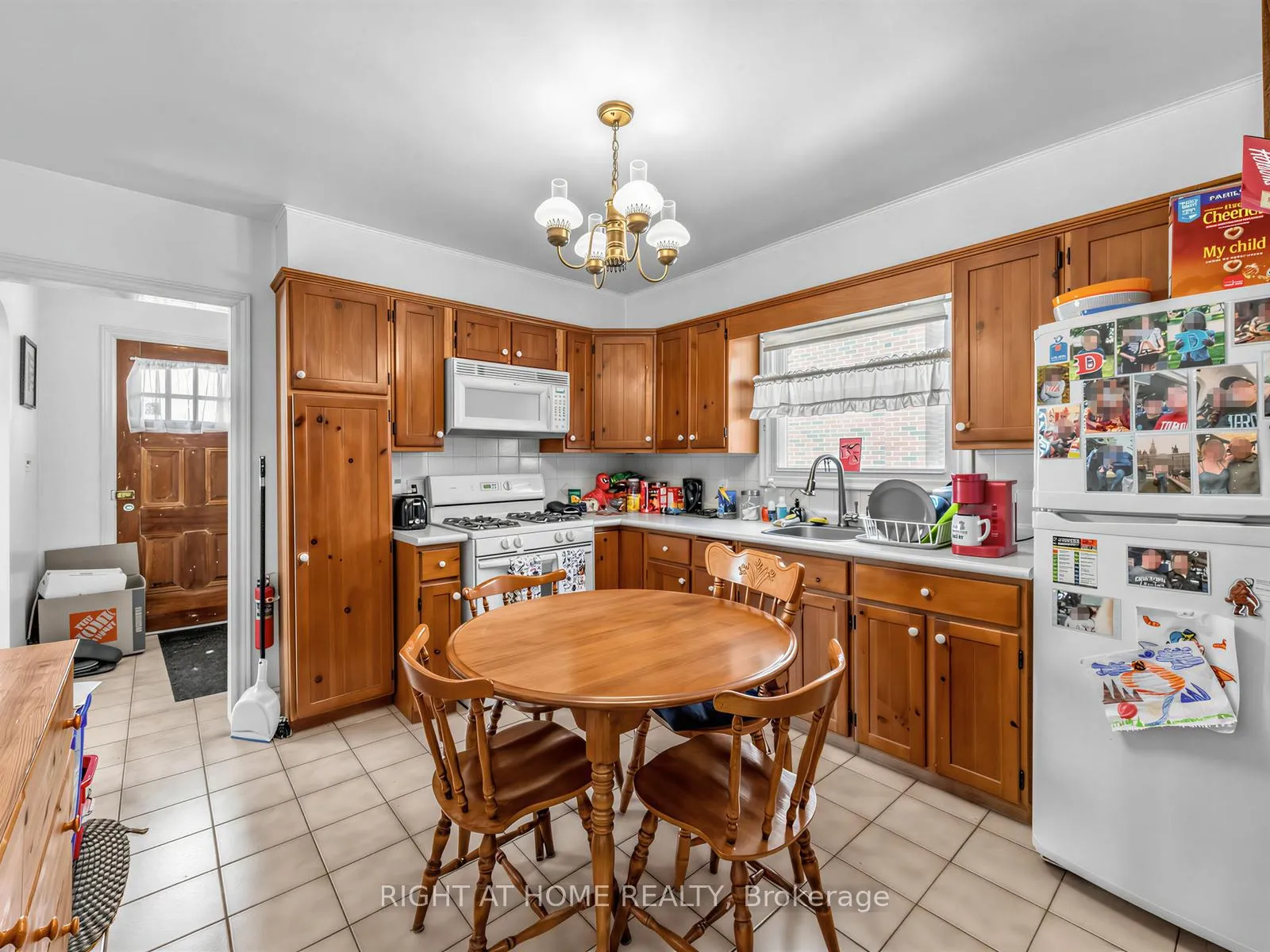 Photo 14 of 524 Colborne Street E, Oshawa, O'Neill — HOMEH