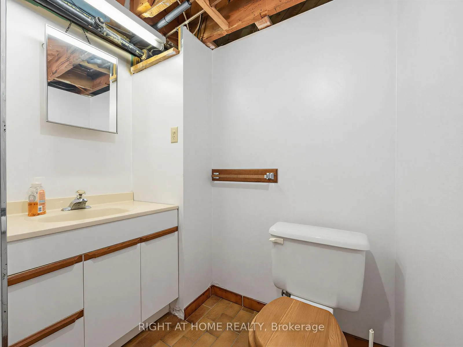 Photo 27 of 524 Colborne Street E, Oshawa, O'Neill — HOMEH