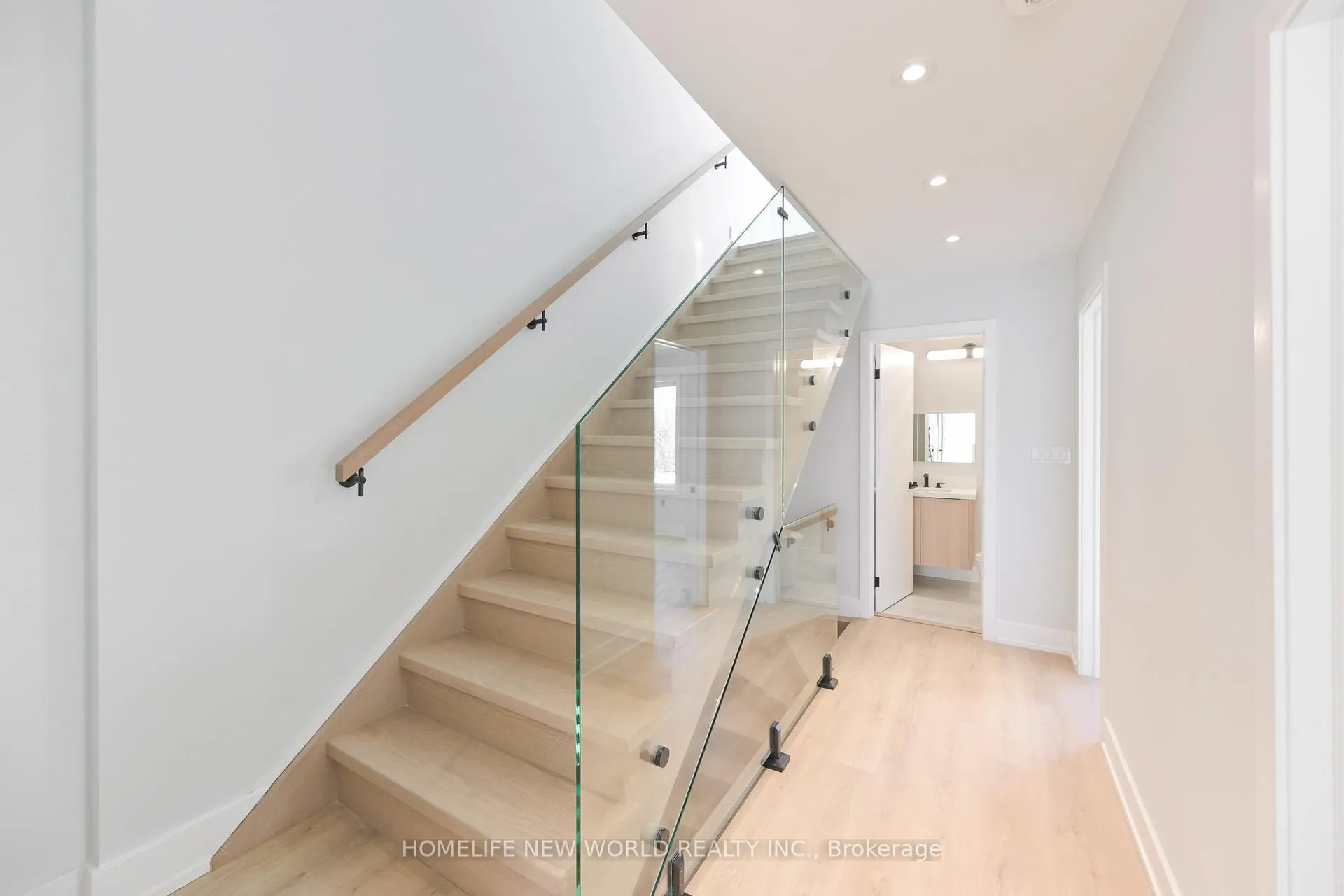 Photo 17 of Unit Upper, 997 Dufferin Street, Toronto, Dufferin Grove — HOMEH