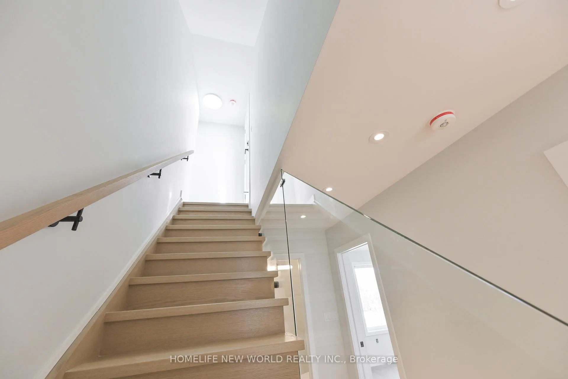 Photo 18 of Unit Upper, 997 Dufferin Street, Toronto, Dufferin Grove — HOMEH