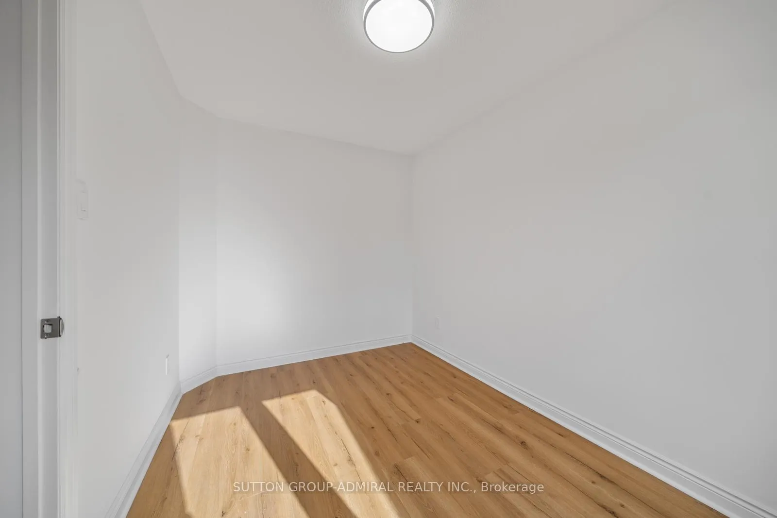Photo 5 of 295 Fifth Avenue, Vaughan, East Woodbridge — HOMEH