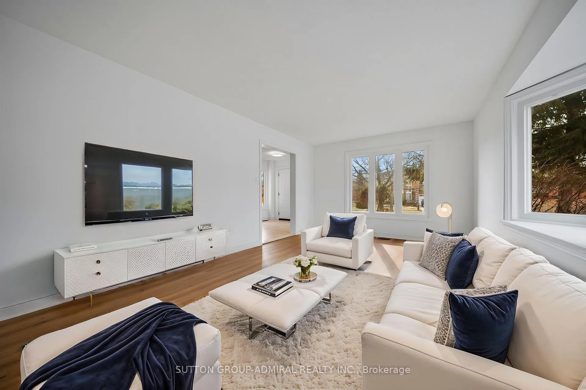 Photo 7 of 295 Fifth Avenue, Vaughan, East Woodbridge — HOMEH