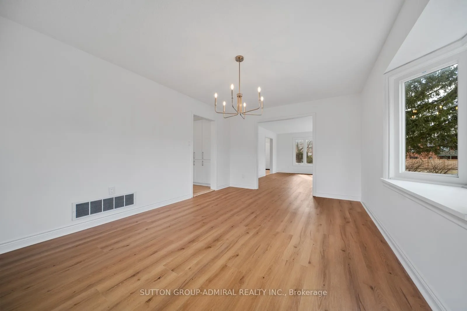 Photo 10 of 295 Fifth Avenue, Vaughan, East Woodbridge — HOMEH