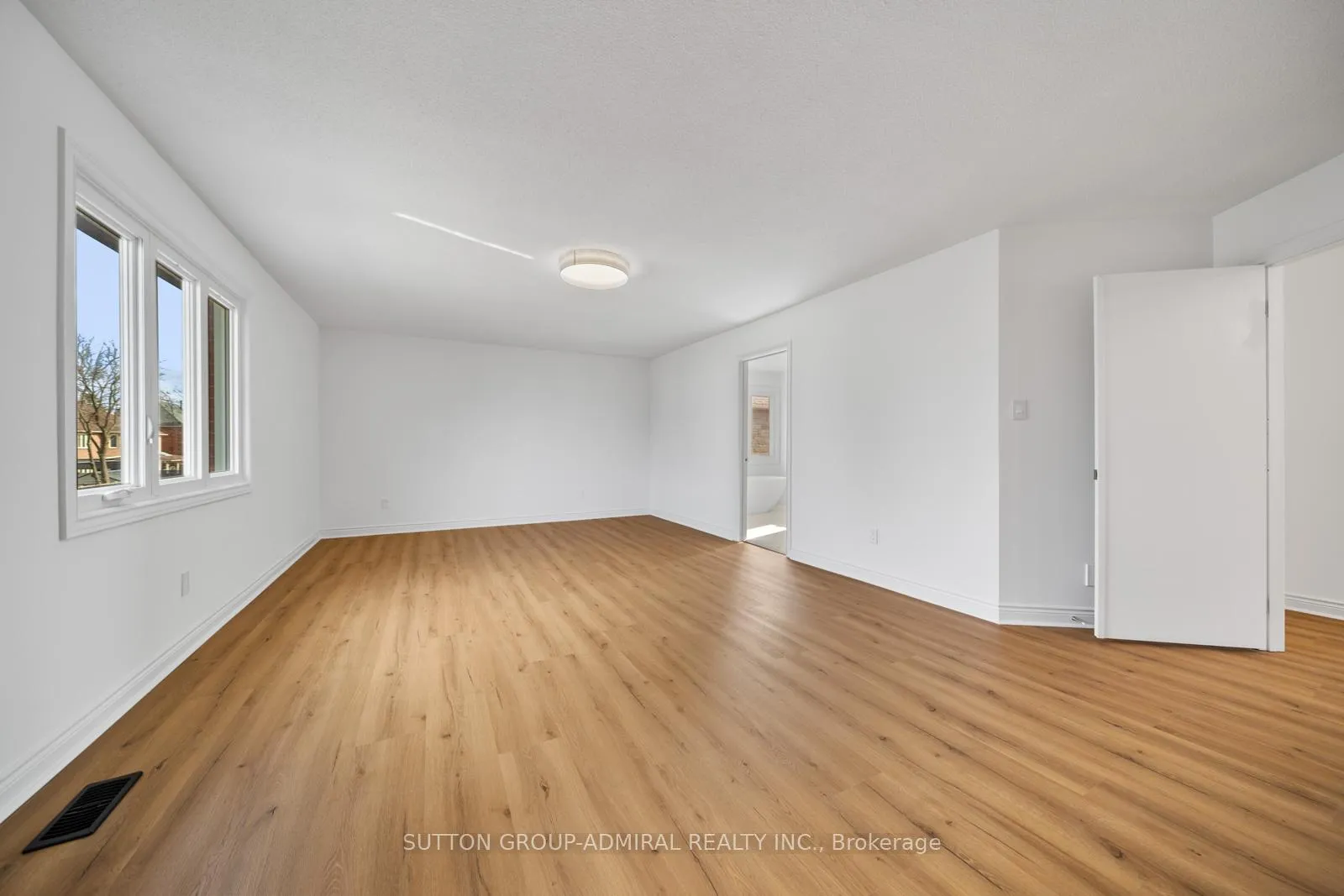 Photo 24 of 295 Fifth Avenue, Vaughan, East Woodbridge — HOMEH