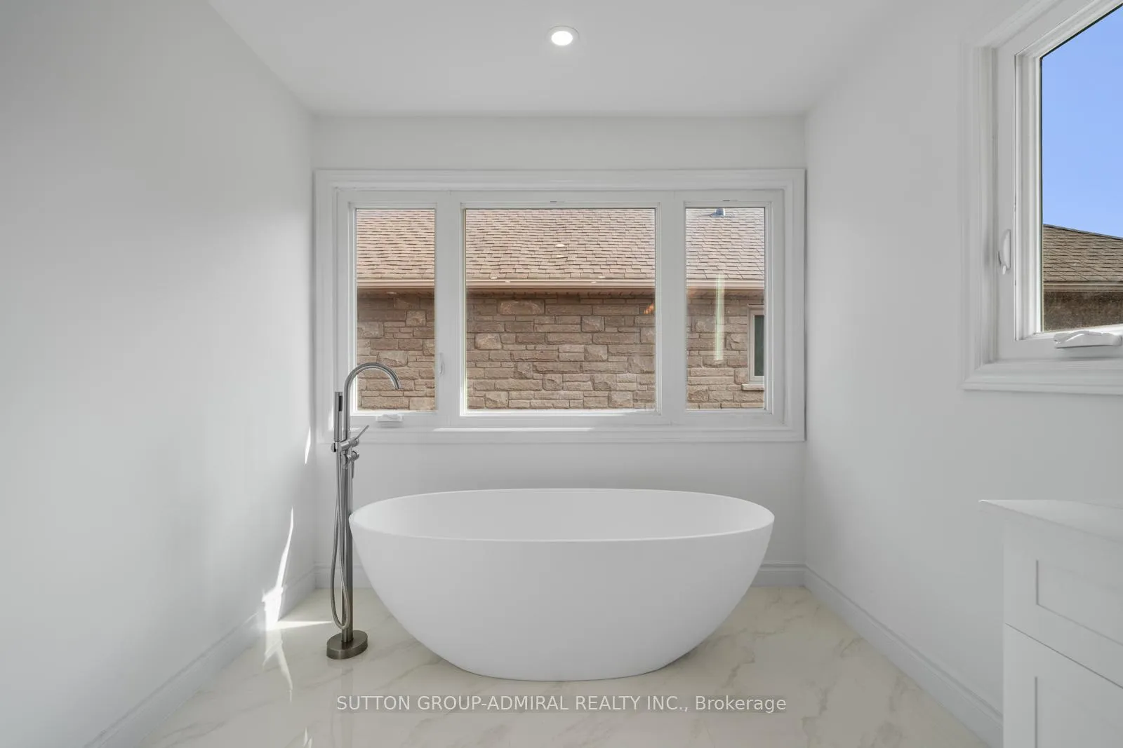 Photo 28 of 295 Fifth Avenue, Vaughan, East Woodbridge — HOMEH