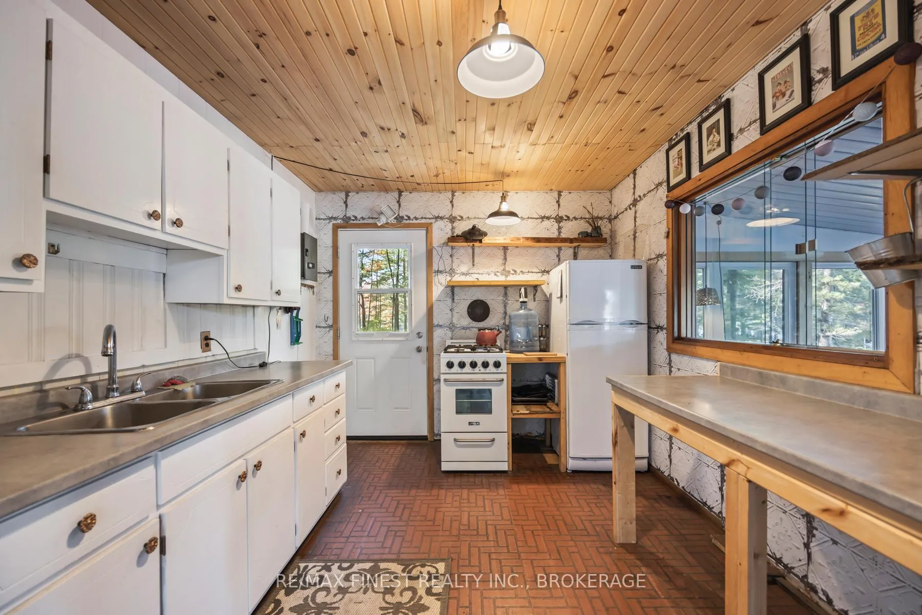 Photo 5 of 293 Gold Dust Lane, Frontenac, Frontenac South — HOMEH