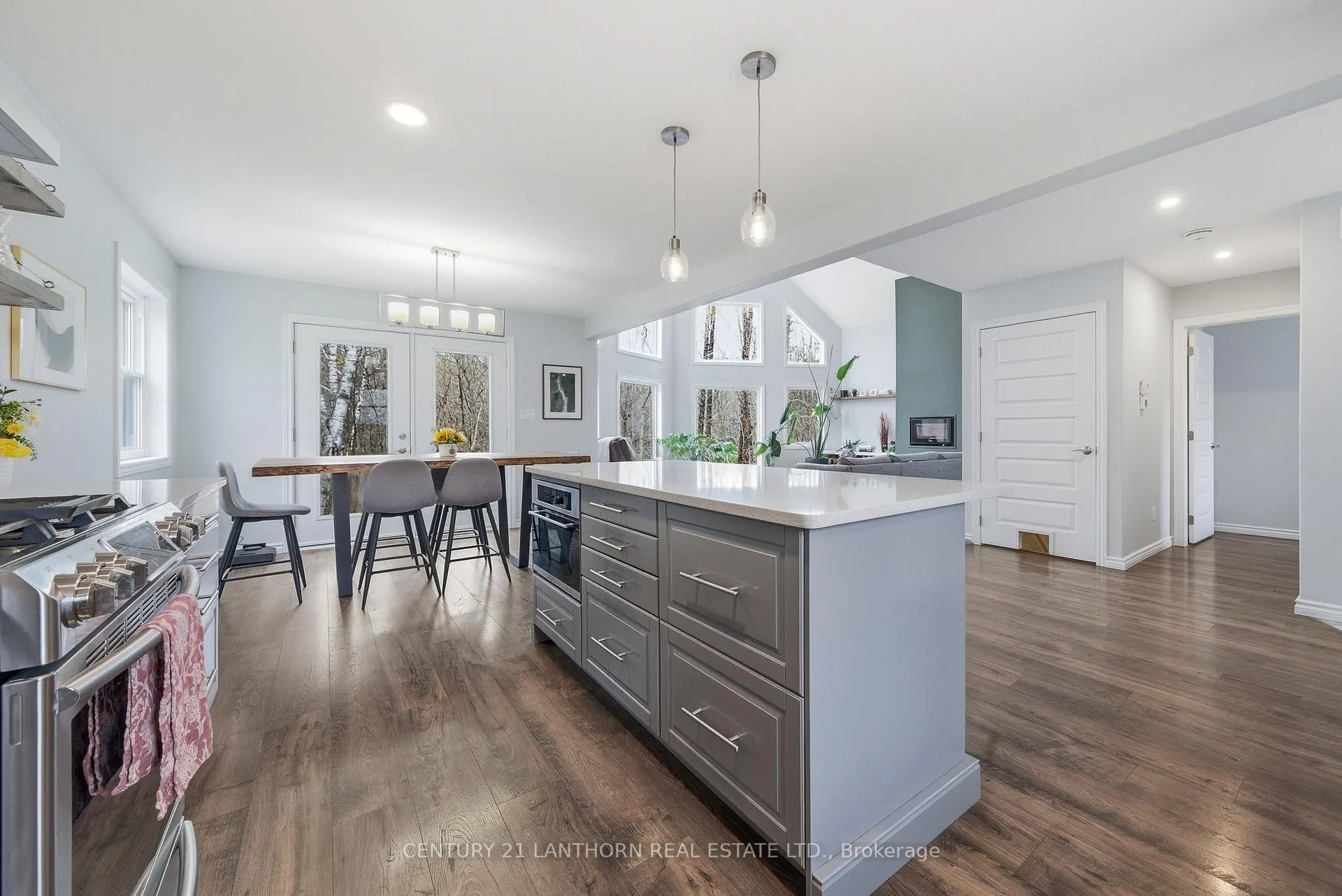 Photo 24 of 309 Beatty Road, Belleville, Thurlow Ward — HOMEH