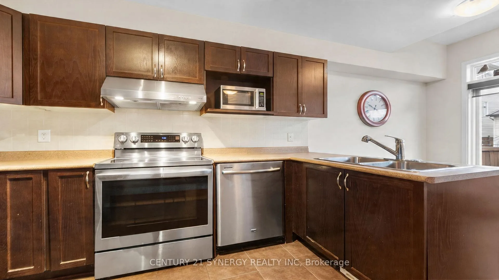 Photo 11 of 220 Lamplighters Drive, Ottawa, Barrhaven - Cedargrove/Fraserdale — HOMEH