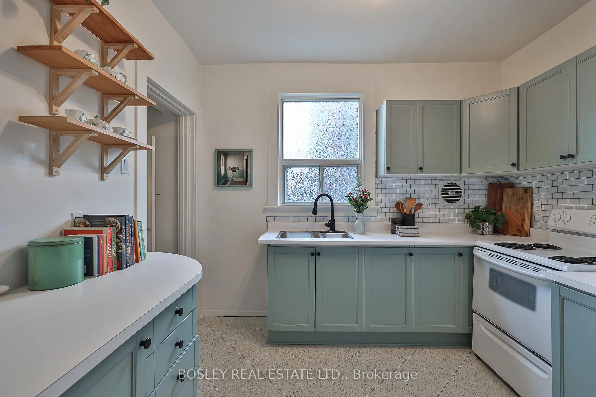 Photo 7 of 123 Grenadier Road, Toronto, Roncesvalles — HOMEH