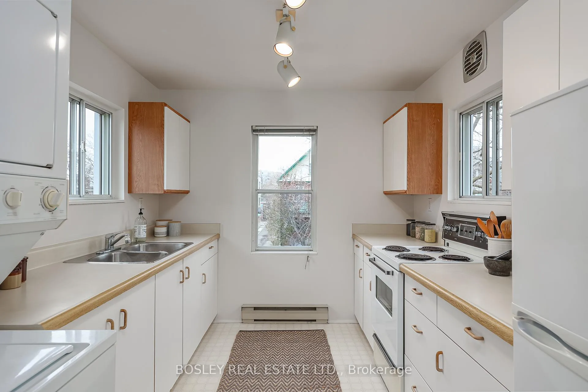 Photo 22 of 123 Grenadier Road, Toronto, Roncesvalles — HOMEH
