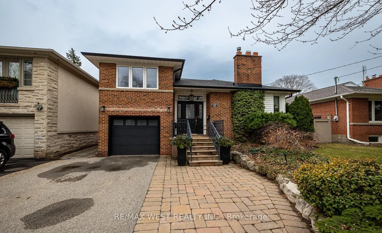 Photo 1 of 17 Saybrook Avenue, Etobicoke, Stonegate-Queensway — HOMEH
