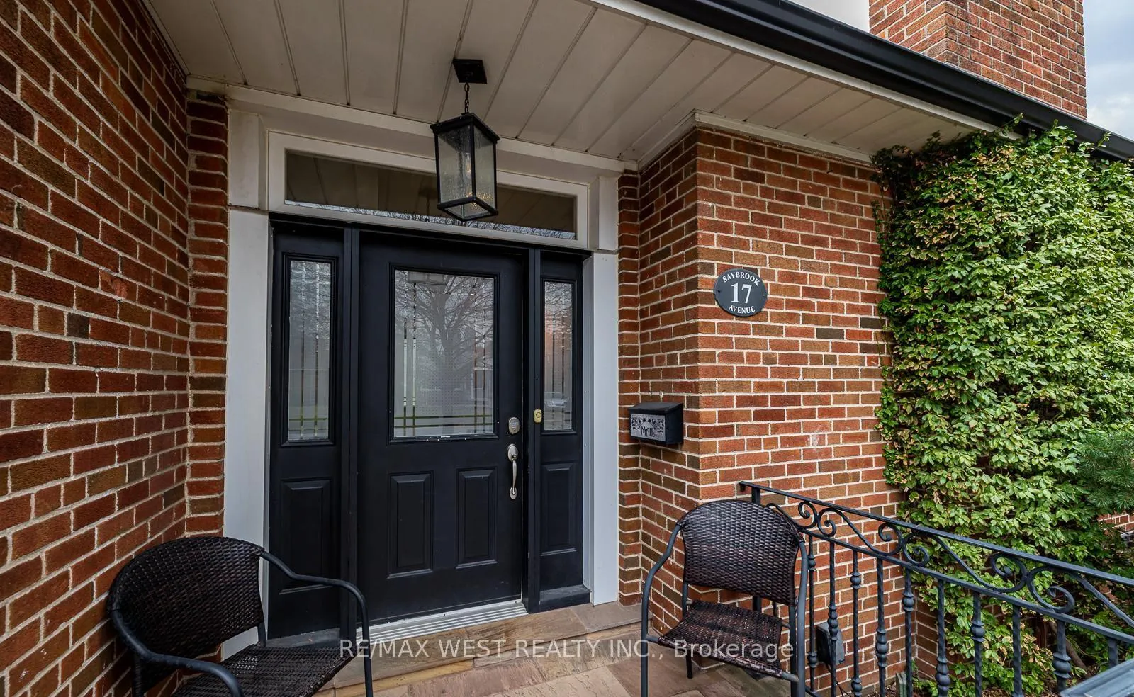 Photo 4 of 17 Saybrook Avenue, Etobicoke, Stonegate-Queensway — HOMEH