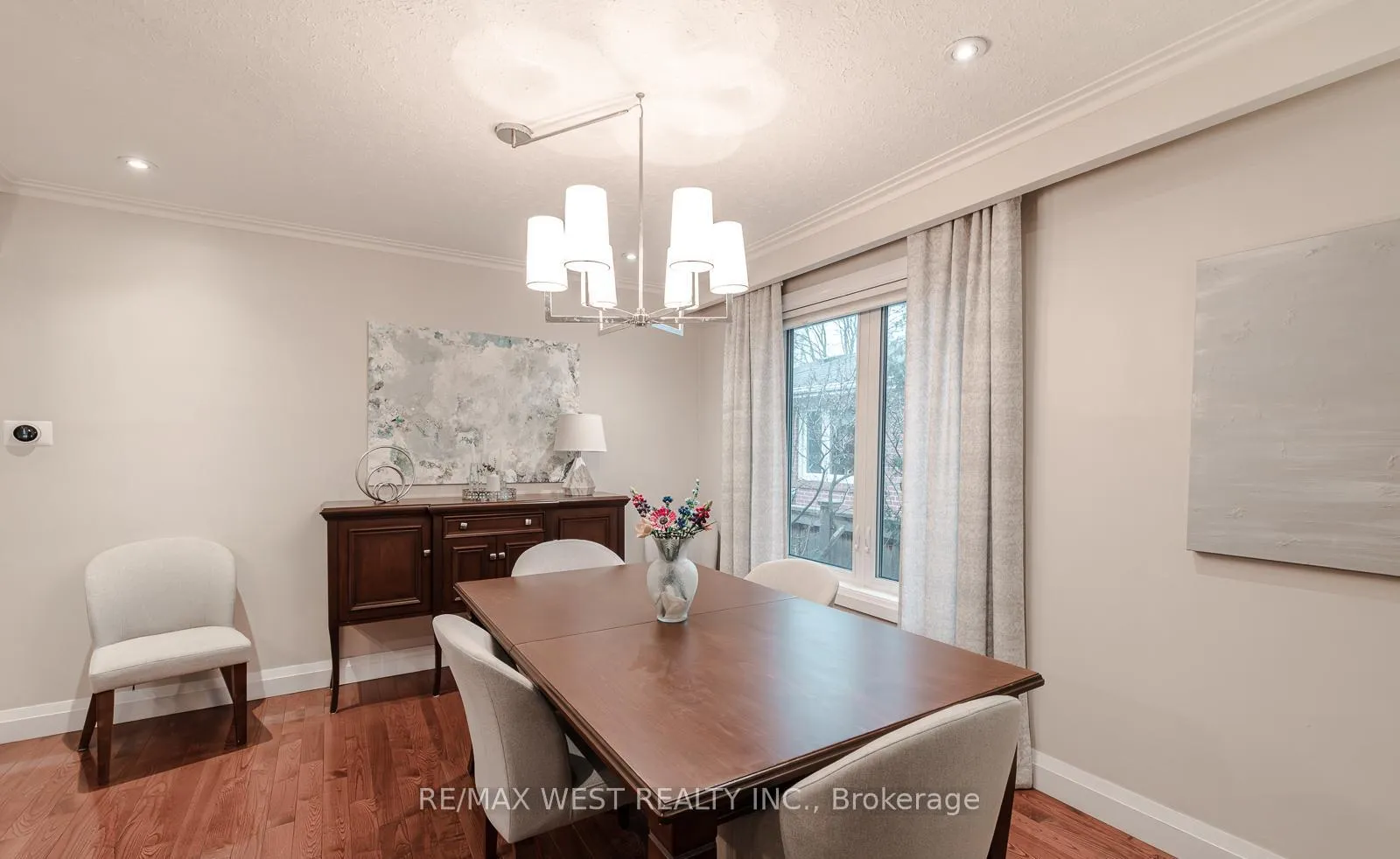 Photo 10 of 17 Saybrook Avenue, Etobicoke, Stonegate-Queensway — HOMEH