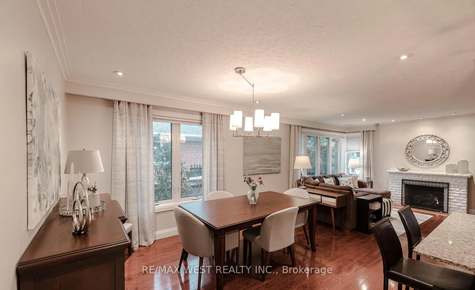 Photo 11 of 17 Saybrook Avenue, Etobicoke, Stonegate-Queensway — HOMEH