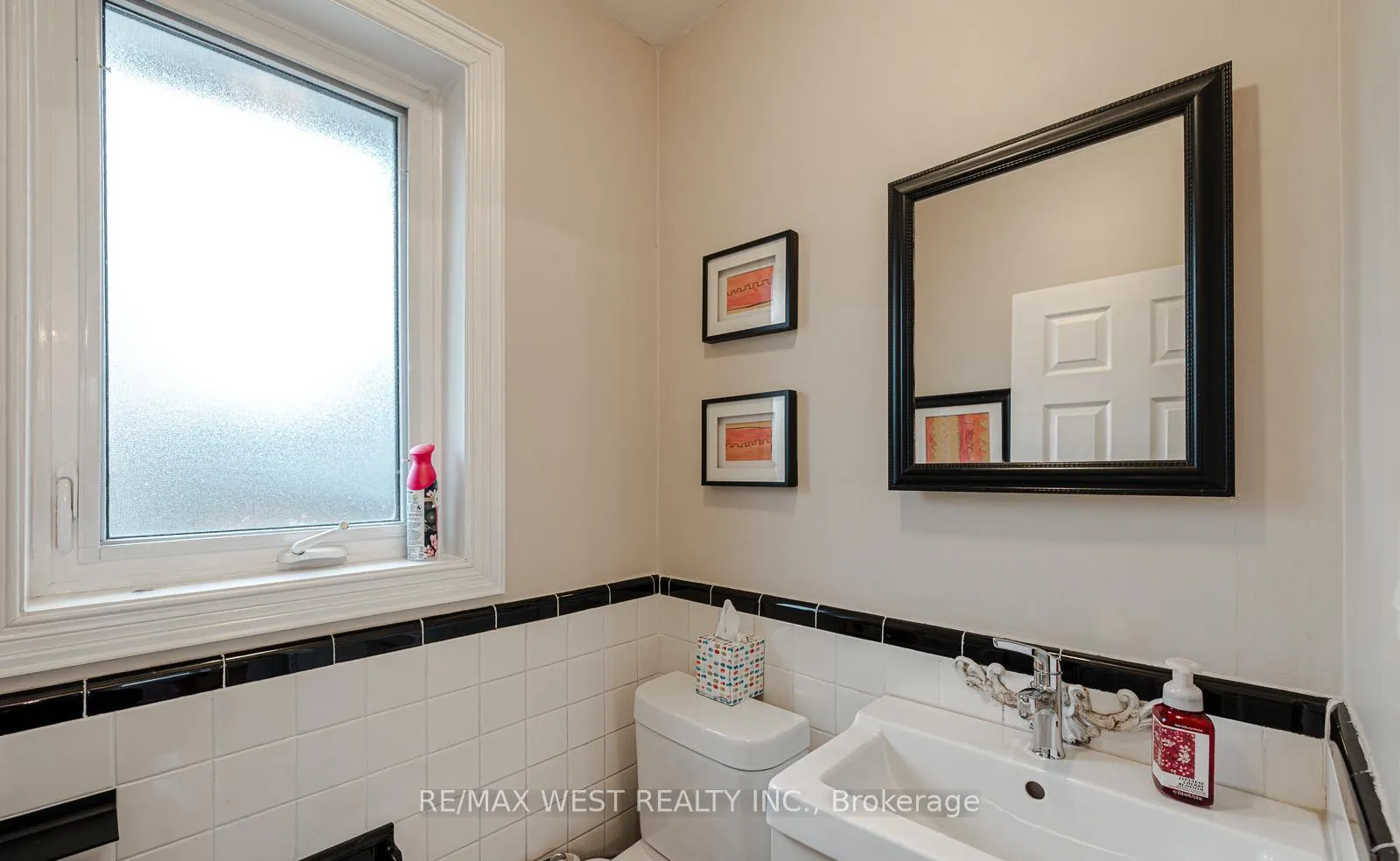 Photo 15 of 17 Saybrook Avenue, Etobicoke, Stonegate-Queensway — HOMEH