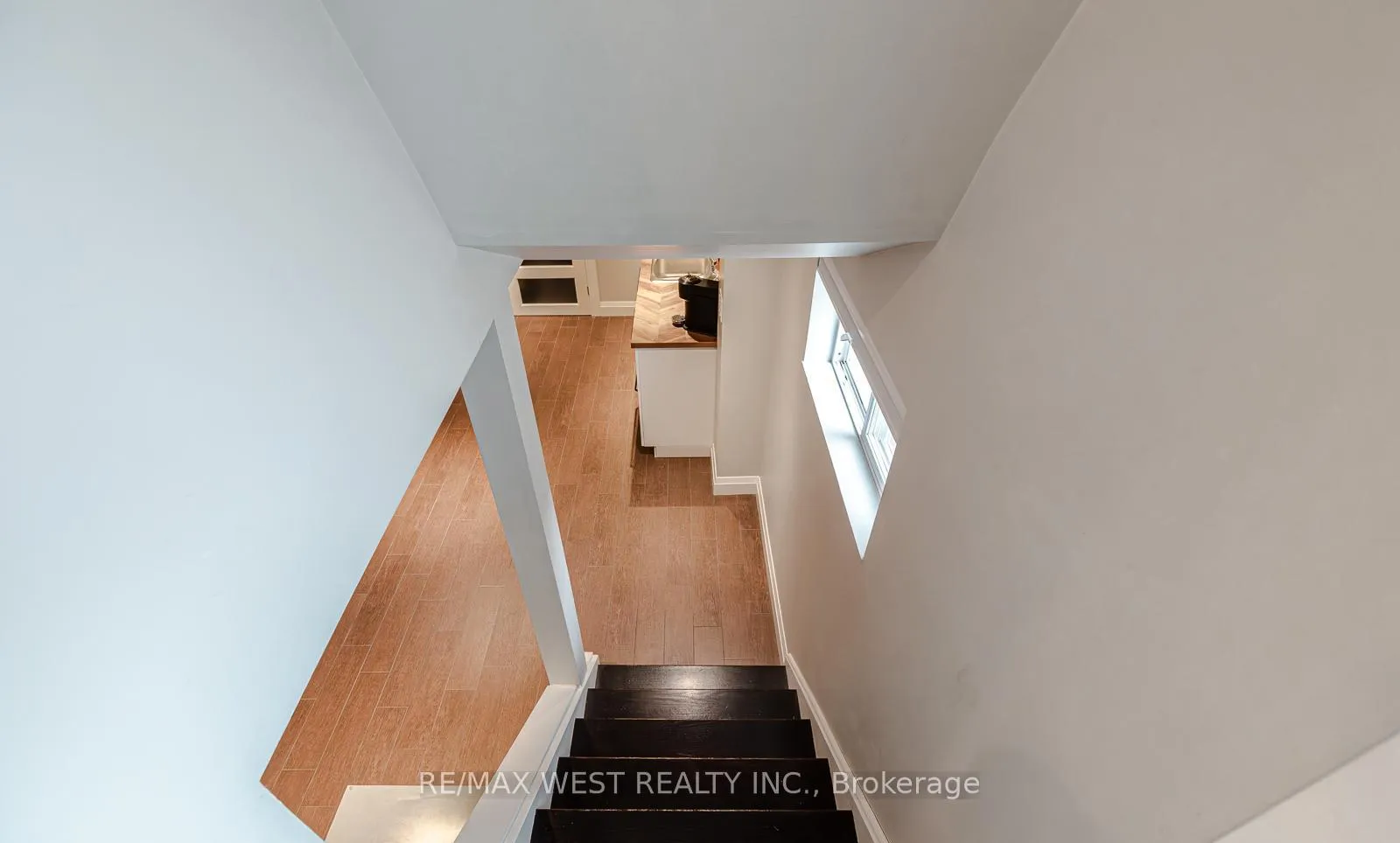 Photo 20 of 17 Saybrook Avenue, Etobicoke, Stonegate-Queensway — HOMEH