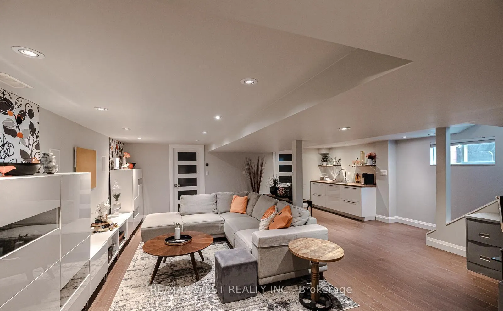 Photo 22 of 17 Saybrook Avenue, Etobicoke, Stonegate-Queensway — HOMEH