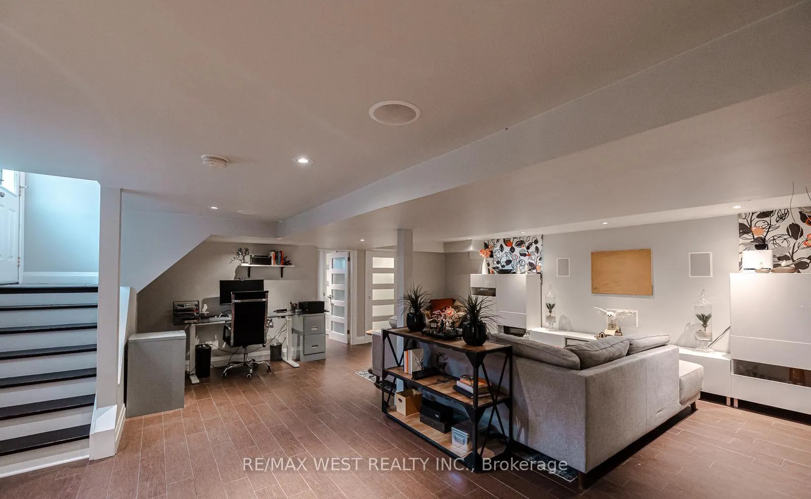 Photo 25 of 17 Saybrook Avenue, Etobicoke, Stonegate-Queensway — HOMEH