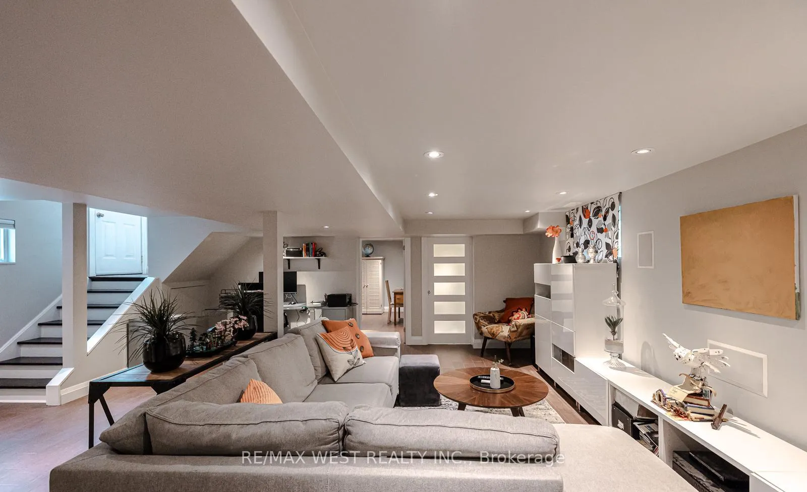 Photo 29 of 17 Saybrook Avenue, Etobicoke, Stonegate-Queensway — HOMEH