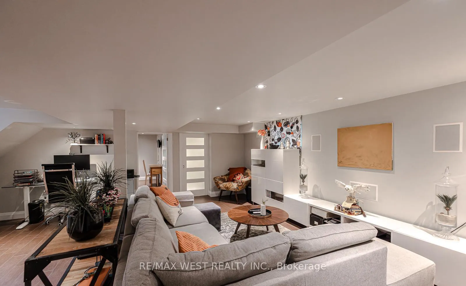 Photo 30 of 17 Saybrook Avenue, Etobicoke, Stonegate-Queensway — HOMEH
