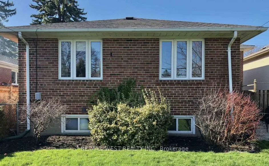 Photo 36 of 17 Saybrook Avenue, Etobicoke, Stonegate-Queensway — HOMEH