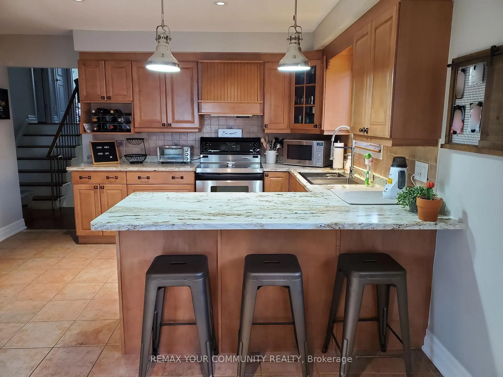 Photo 2 of 189 Aberdeen Avenue, Vaughan, East Woodbridge — HOMEH