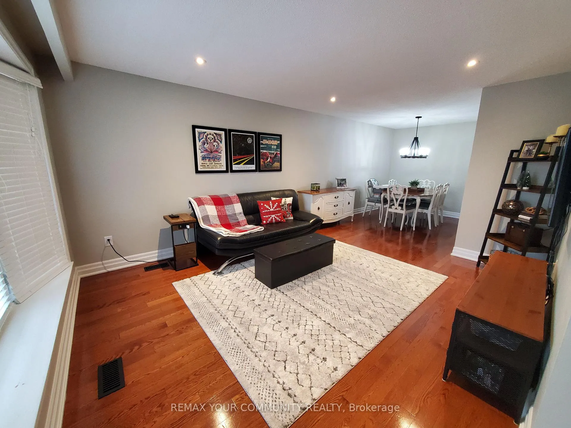 Photo 5 of 189 Aberdeen Avenue, Vaughan, East Woodbridge — HOMEH