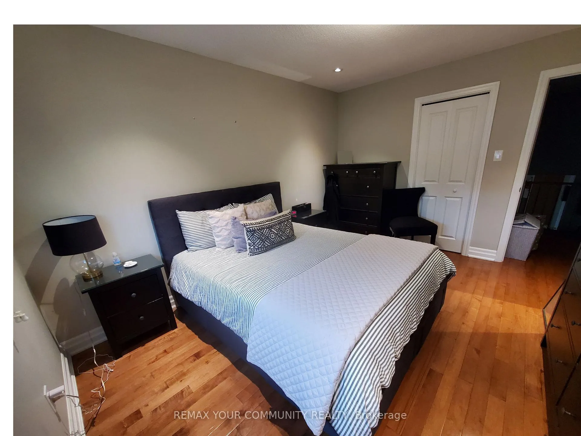 Photo 8 of 189 Aberdeen Avenue, Vaughan, East Woodbridge — HOMEH