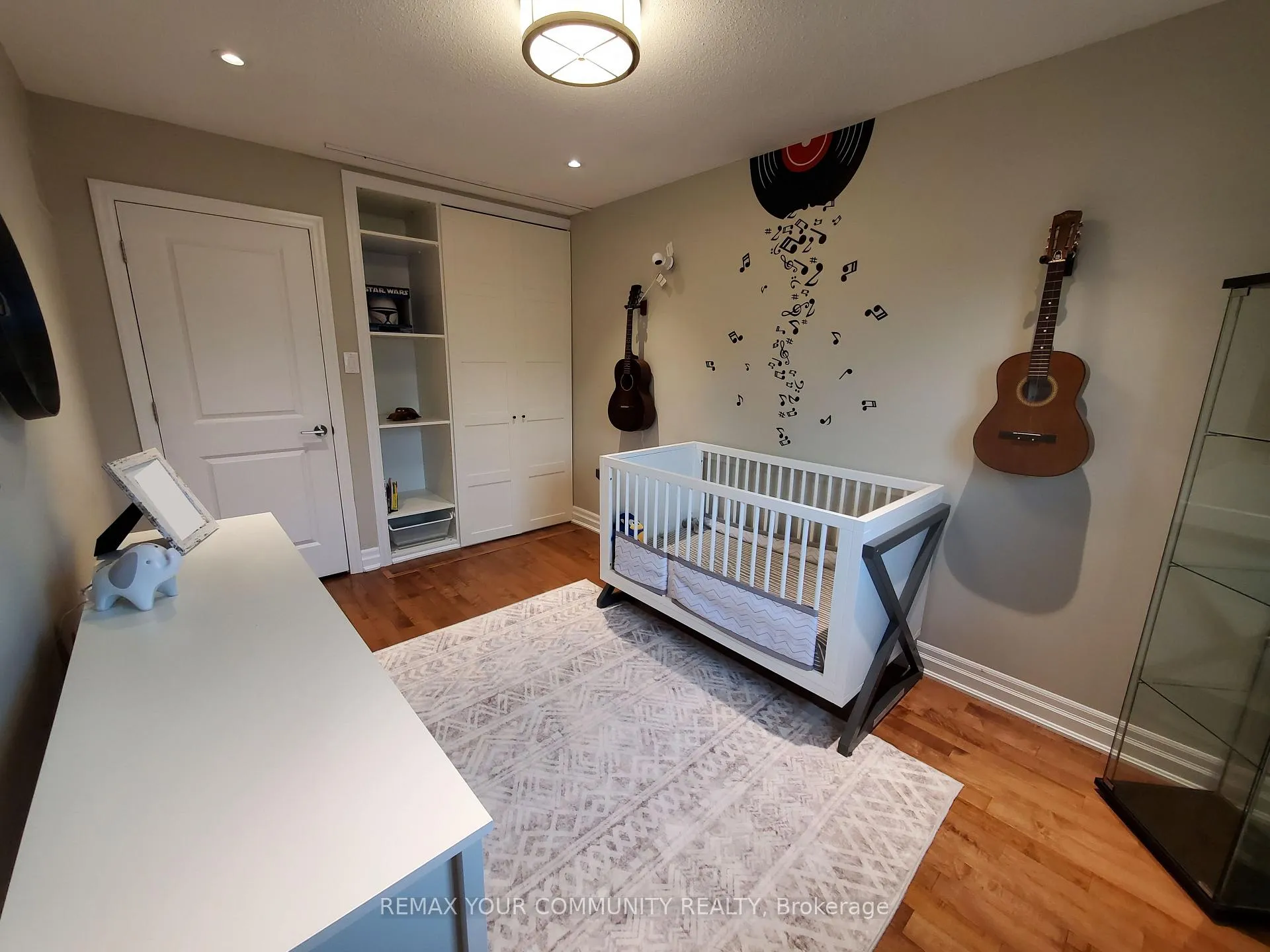 Photo 9 of 189 Aberdeen Avenue, Vaughan, East Woodbridge — HOMEH