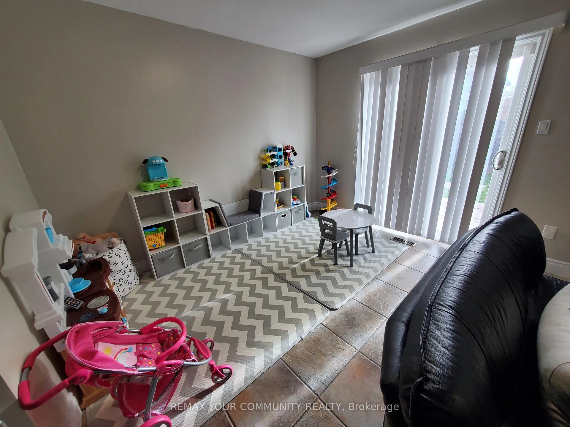 Photo 11 of 189 Aberdeen Avenue, Vaughan, East Woodbridge — HOMEH
