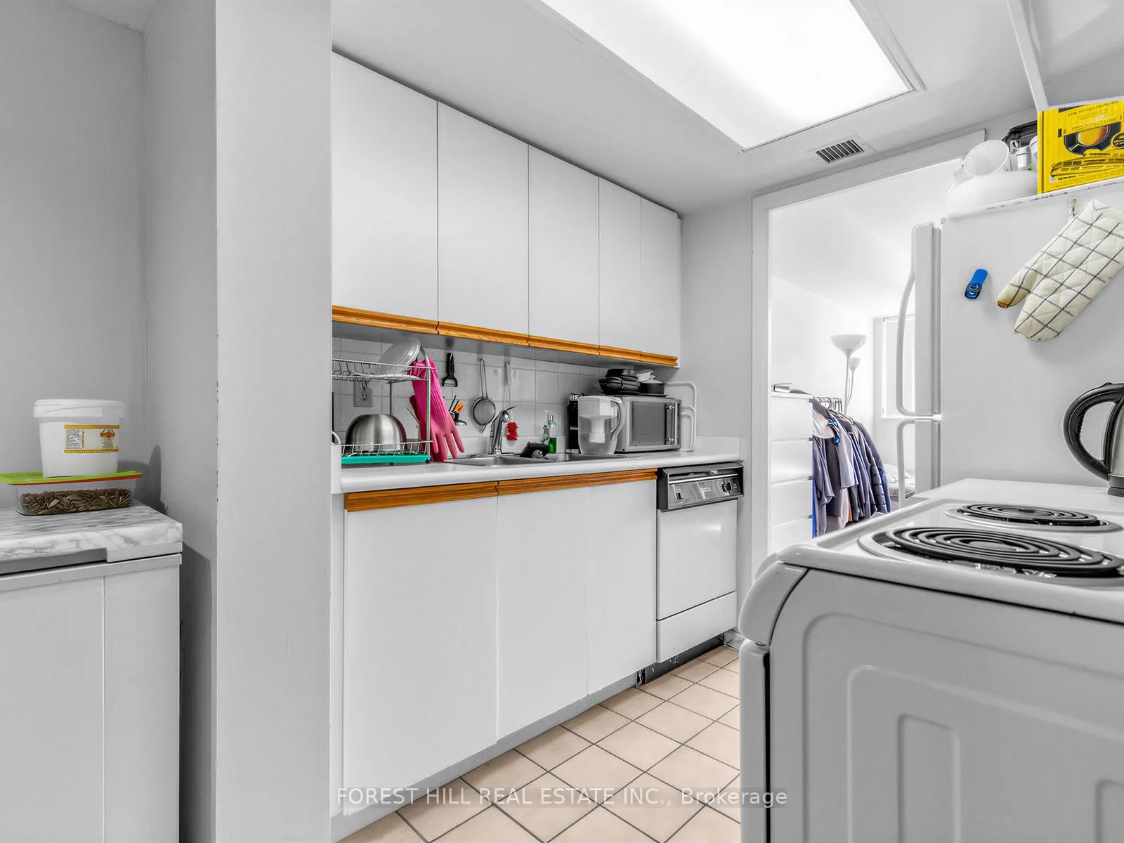 Photo 3 of Unit 410, 15 Maitland Place, Toronto, Cabbagetown-South St. James Town — HOMEH