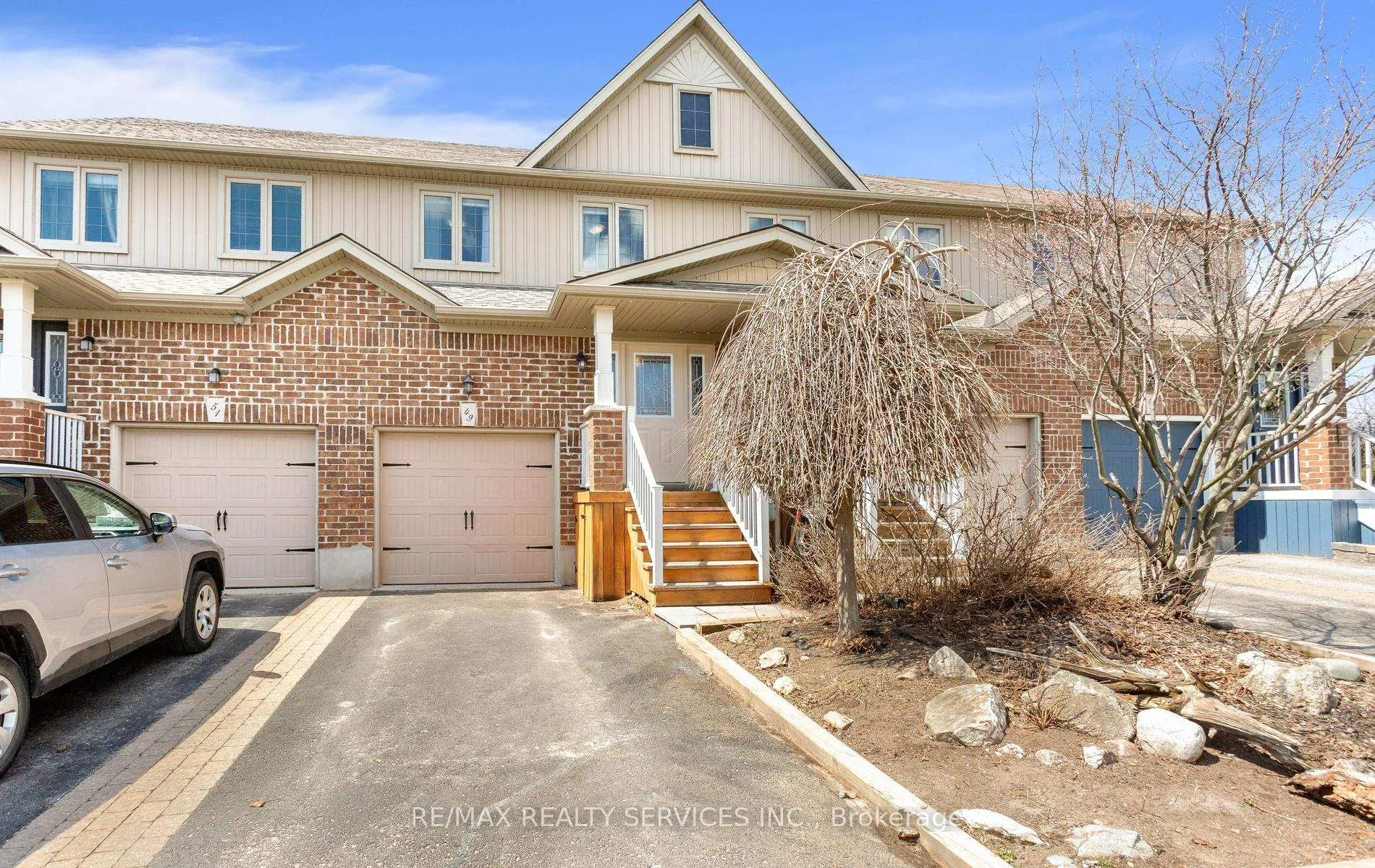 Front of 49 James Arnott Crescent