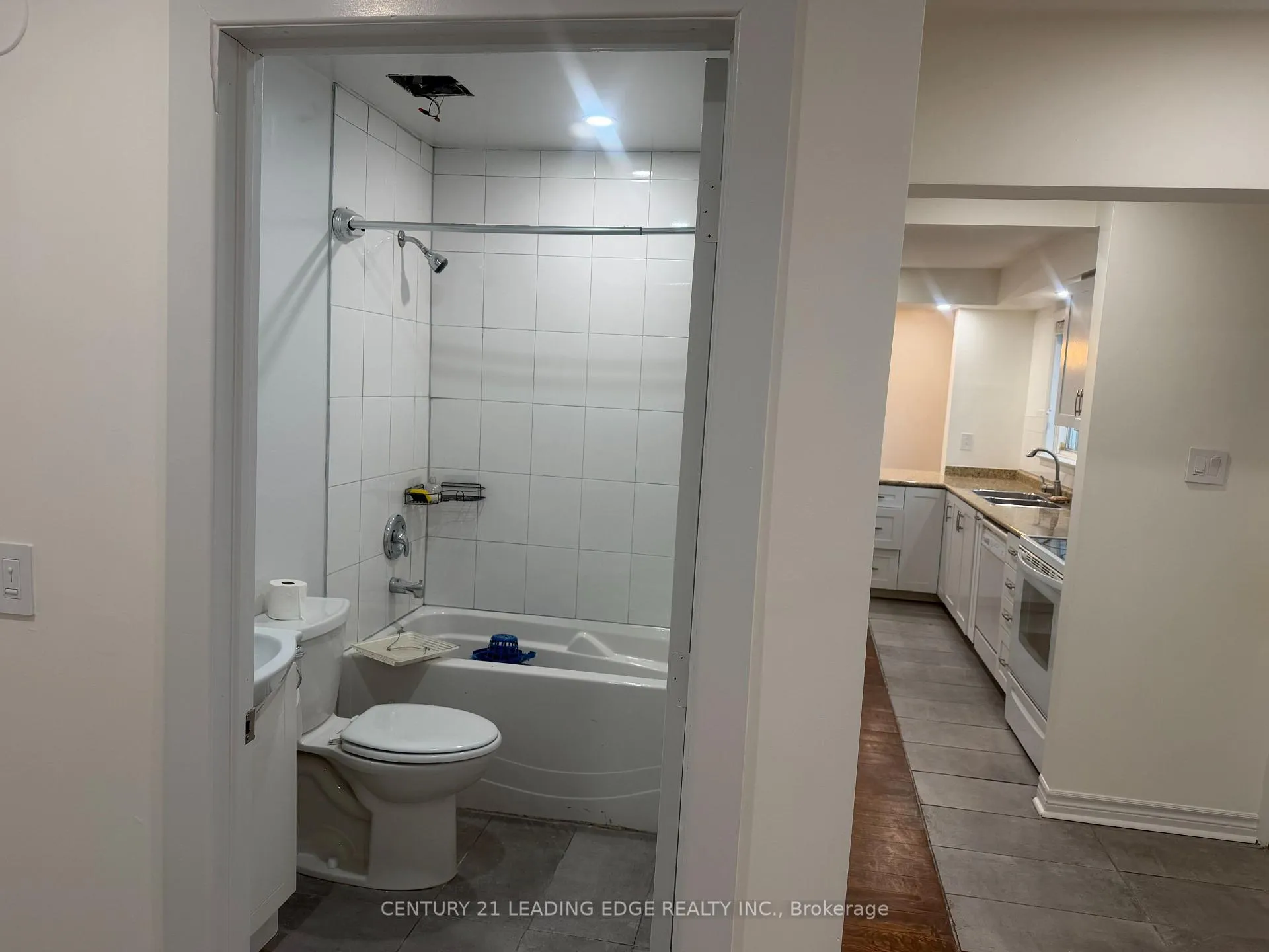 Photo 11 of 95 Willowridge Road, Etobicoke, Willowridge-Martingrove-Richview — HOMEH