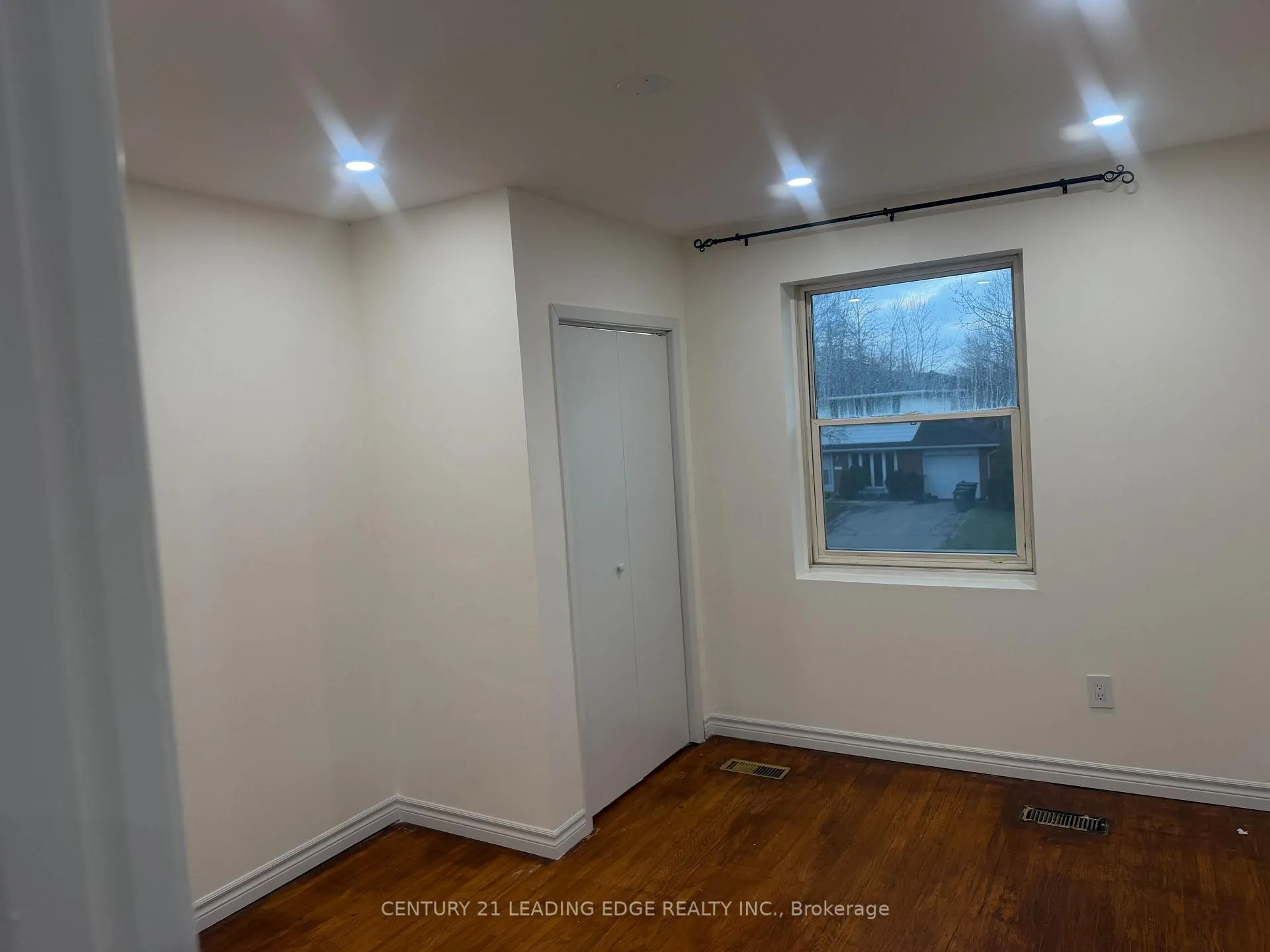 Photo 15 of 95 Willowridge Road, Etobicoke, Willowridge-Martingrove-Richview — HOMEH