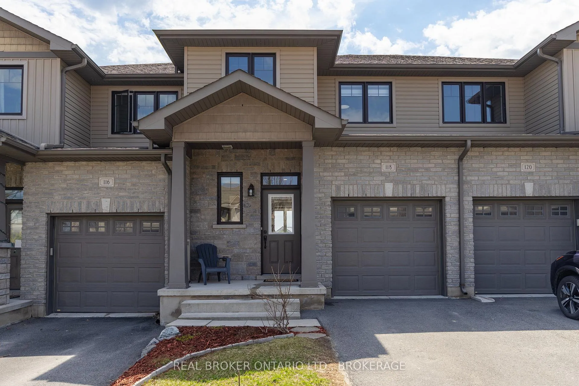 Photo 2 of 118 Simurda Court, Loyalist, Amherstview — HOMEH