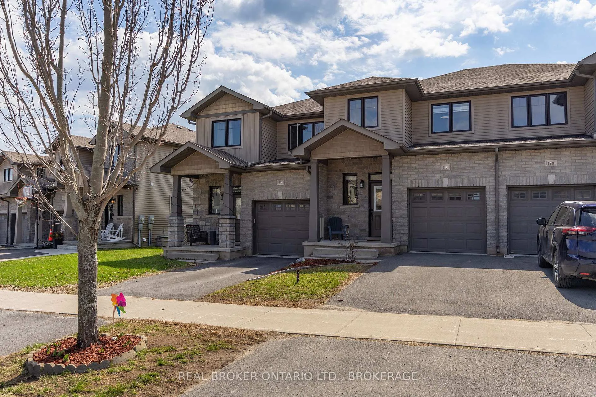 Photo 4 of 118 Simurda Court, Loyalist, Amherstview — HOMEH