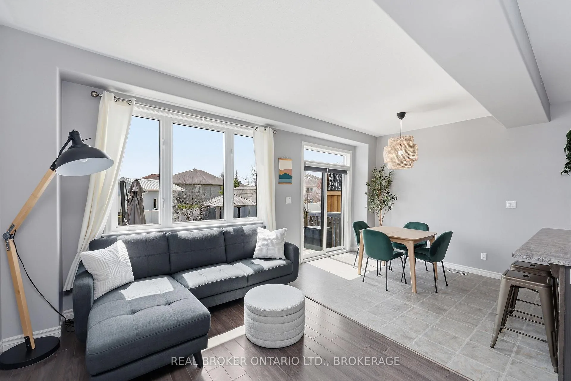 Photo 16 of 118 Simurda Court, Loyalist, Amherstview — HOMEH