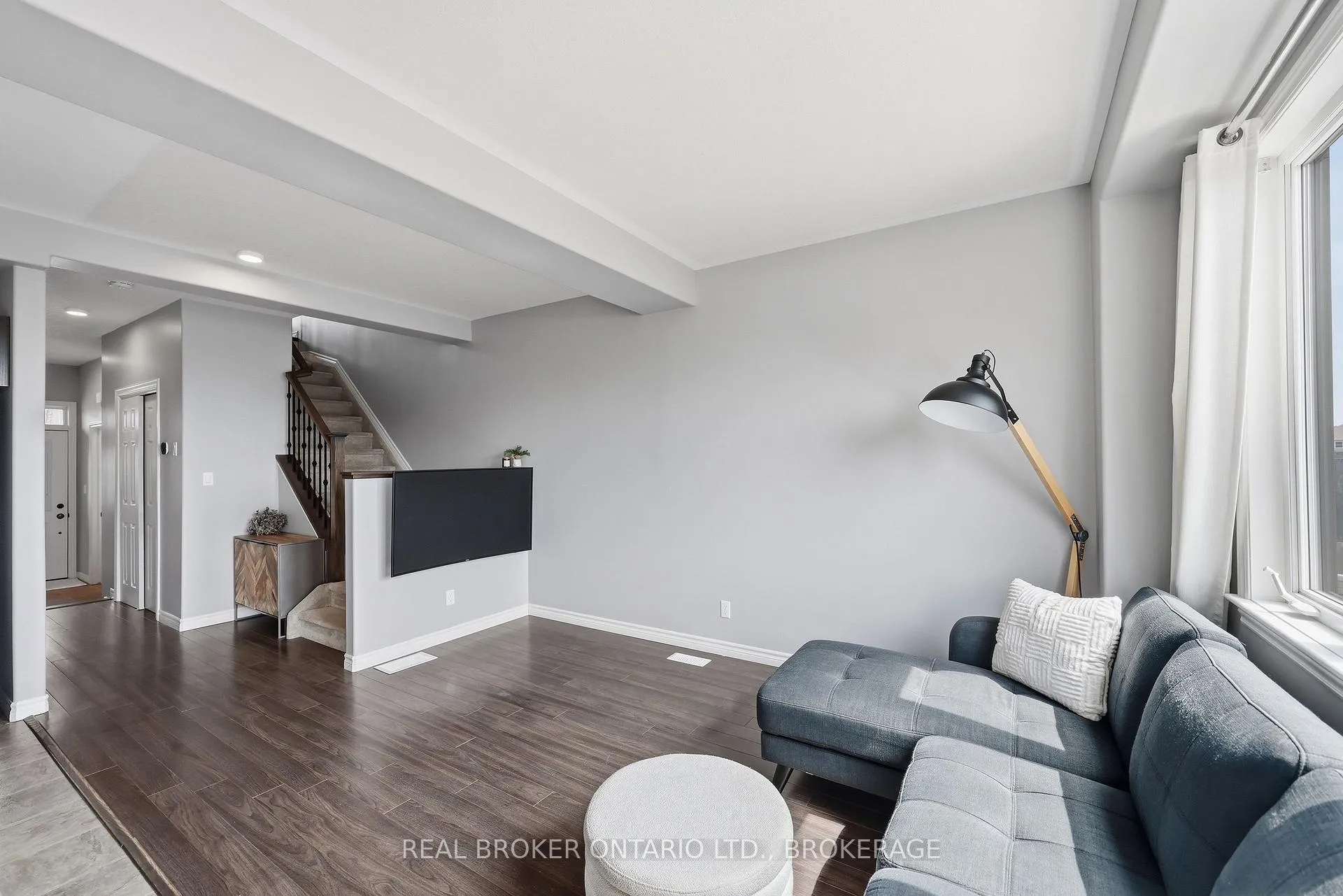 Photo 17 of 118 Simurda Court, Loyalist, Amherstview — HOMEH