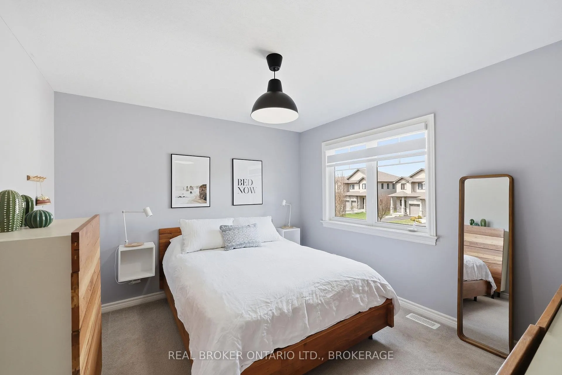 Photo 24 of 118 Simurda Court, Loyalist, Amherstview — HOMEH