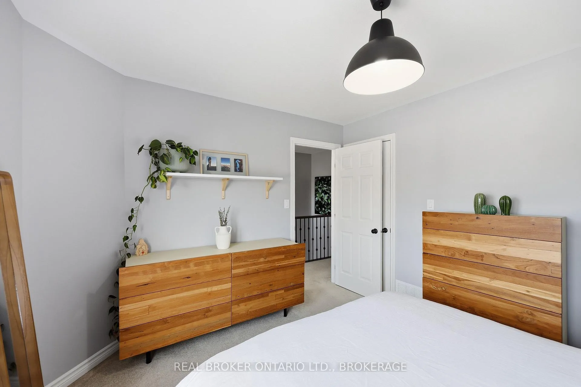 Photo 25 of 118 Simurda Court, Loyalist, Amherstview — HOMEH